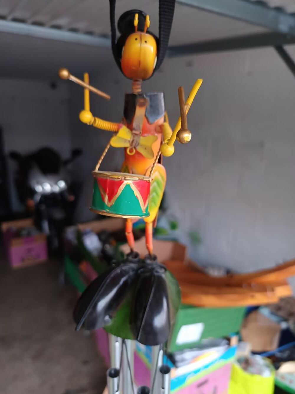 SUSPENSION AVEC PERSONNAGE EN METAL Meubles