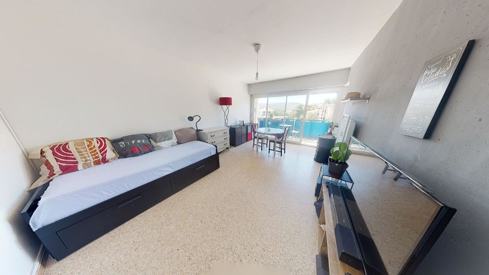 Location Appartement Studio meublé 25 m² avec balcon, cuisine équipée et vue déga Aix-en-provence