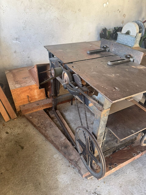 Rare machine à bois C. Laugrost & Allheilig ? Système F.L. ? 4900 Nantiat (87)