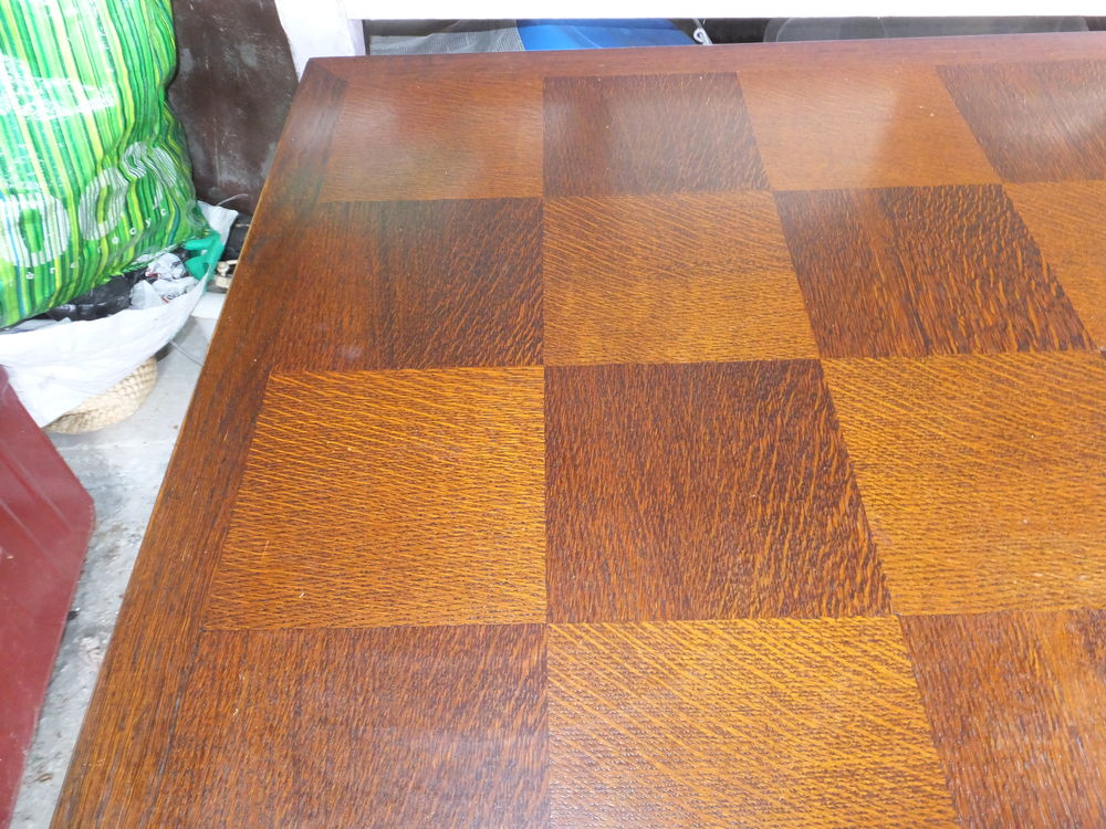 Table style basque Meubles