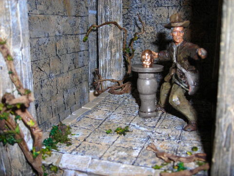 Book Nook Indiana Jones
13 Lens (62)