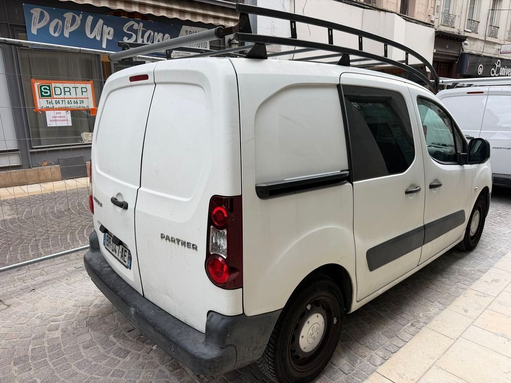 Partner PARTNER FOURGON STANDARD 1.6 BLUEHDI 75 BVM5 PREMIUM PACK 2011 occasion 42500 Le Chambon-Feugerolles