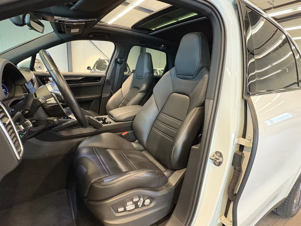 Cayenne E-Hybrid 3.0 V6 462 ch Tiptronic BVA 2019 occasion 83000 Toulon
