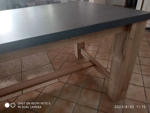 Grande table rectangulaire excellent tat  400 Prmilhat (03)