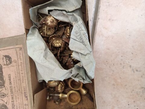 Clous et semences pour tapissier 190 Carmaux (81)