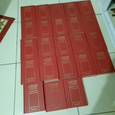 Encyclop�die Larousse(23 volumes) en TBE 15 Ch�teauvillain (52)