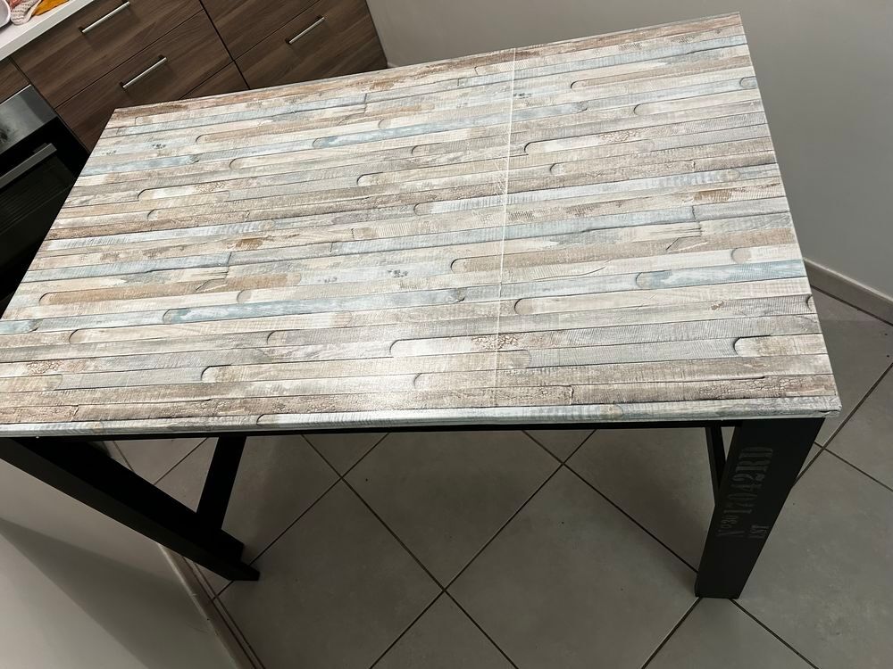 Lot table haute + 2 chaises Meubles