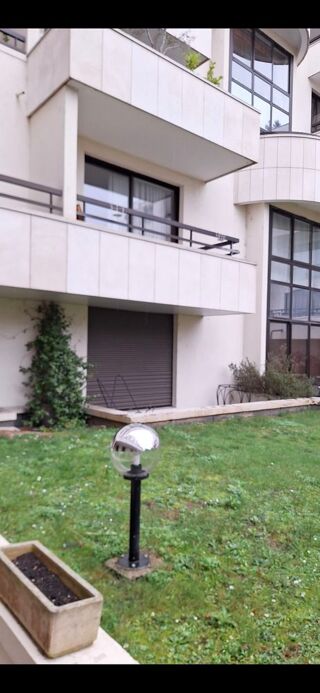  Parking / Garage � louer 10 m� S�vres