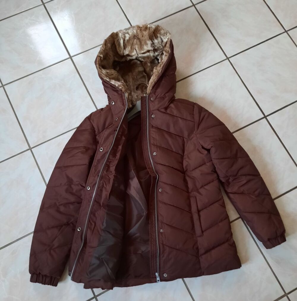blouson doudoune marron de qualit&eacute; + capuche fourr&eacute;e T 40 Vêtements