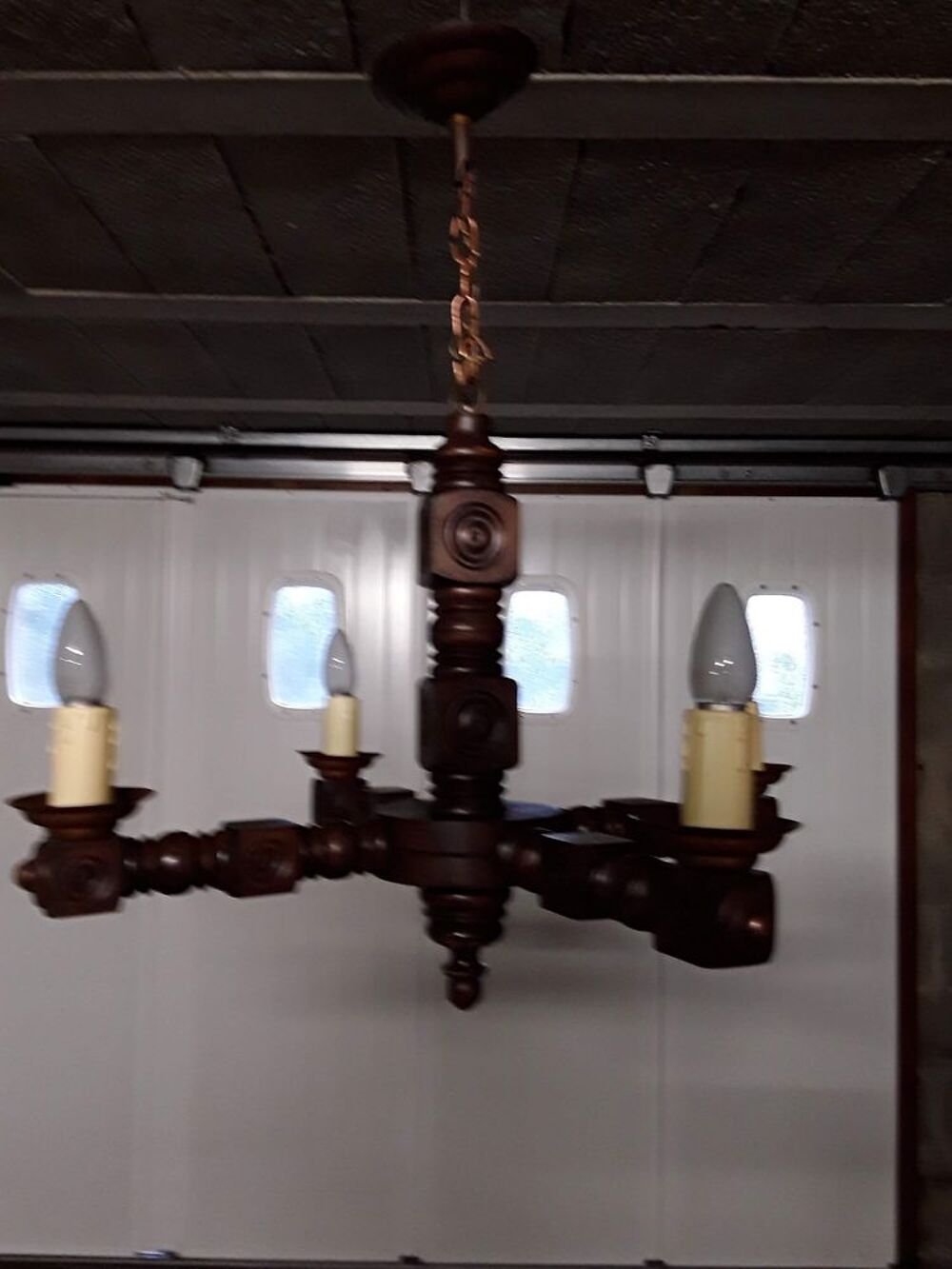 Lustre bois. Décoration