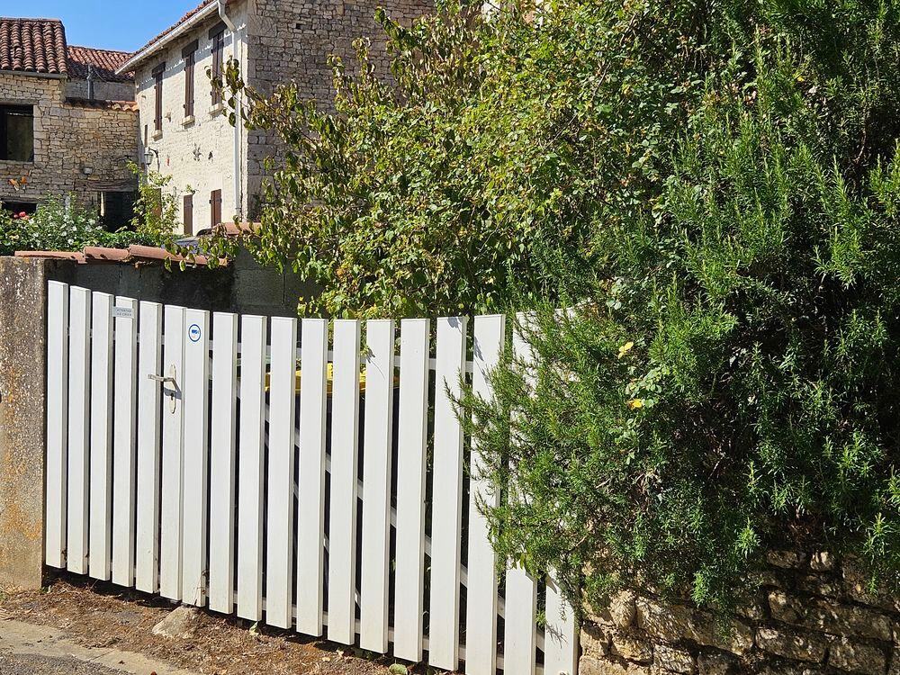 Vente Maison Maison de village avec terrain. Villegats