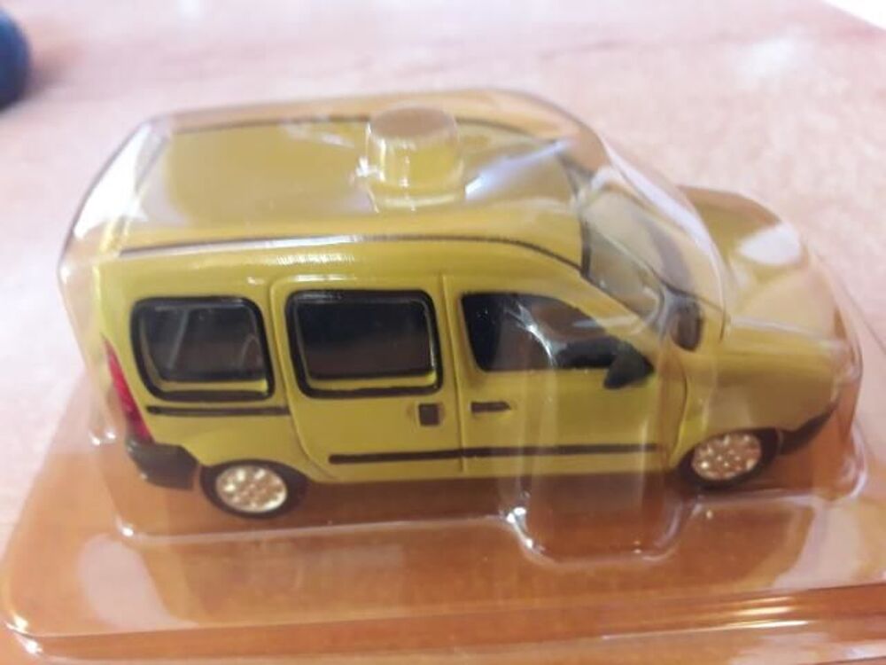 Renault kangoo 1/43 + Le fascicule n&deg; 53 + boite marque soli 