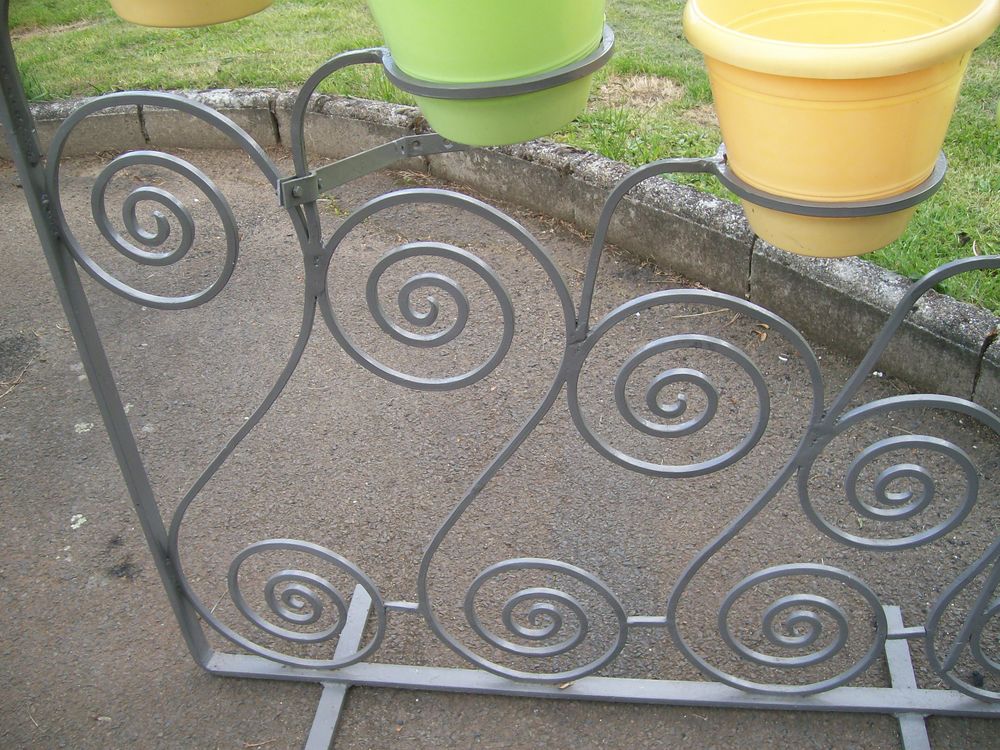  Supports vases &agrave; fleurs Jardin