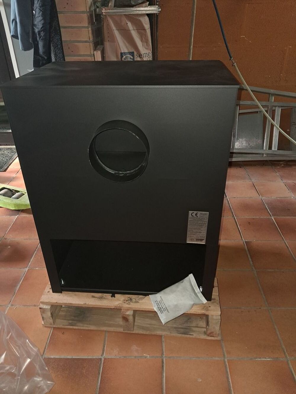 POELE A BOIS PANADERO DANA NEUF EMBALLE 7.5 KWH BUCHE DE 50 Bricolage