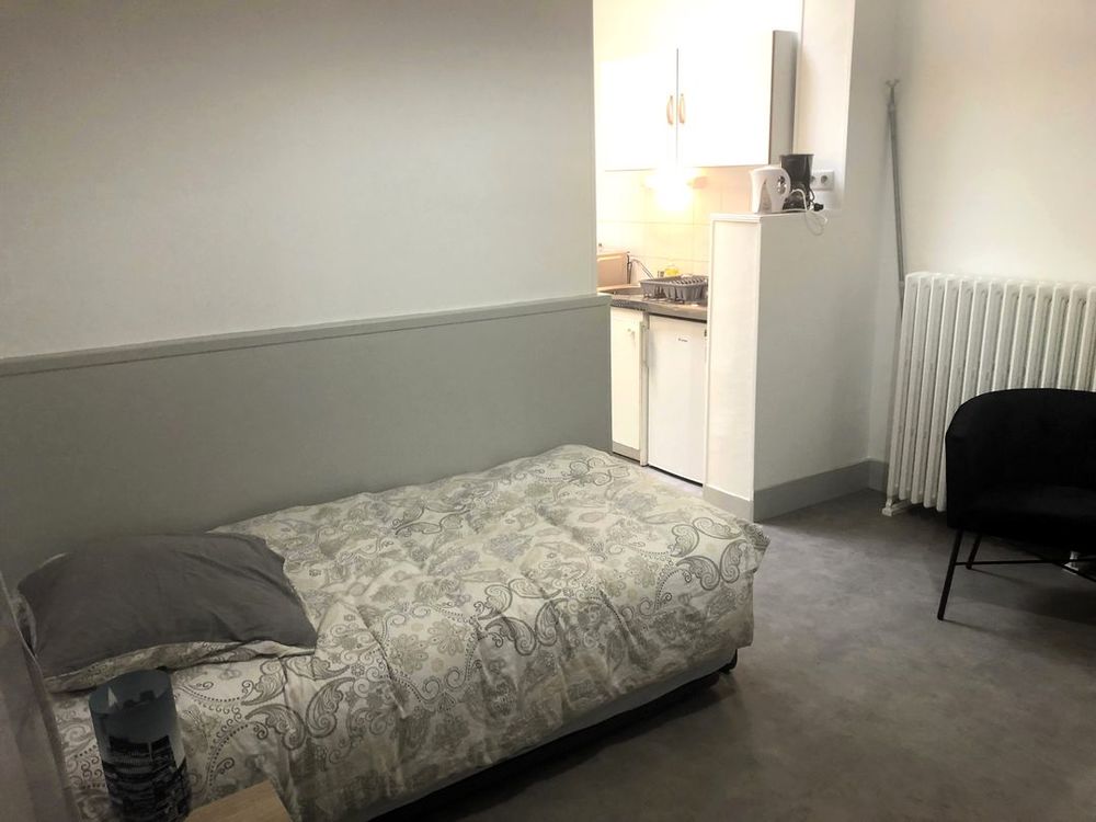   T1 sur cour curiste Auvergne, Vichy (03200)