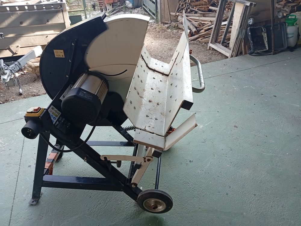 Scie a b&ucirc;ches 230 v Bricolage