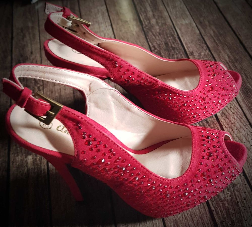 Escarpins rouges avec strass Chaussures