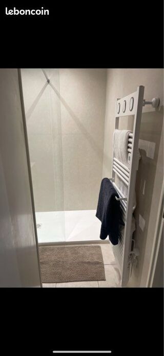  Appartement à louer 3 pièces 80 m²