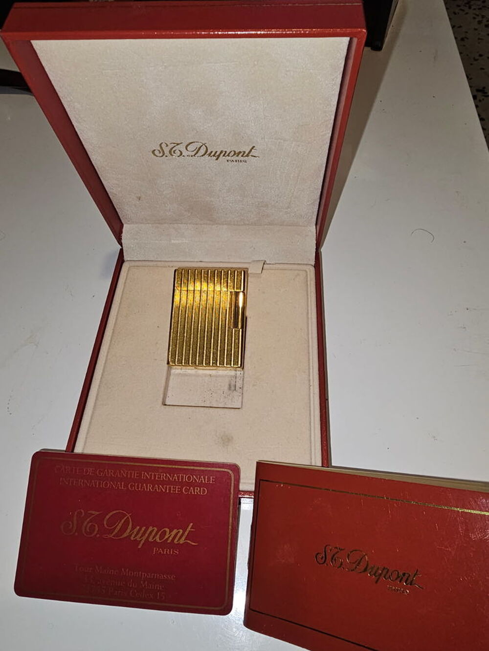 Beau briquet Dupont en or 