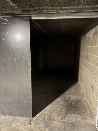  Parking / Garage � louer 13 m� Le grau-du-roi
