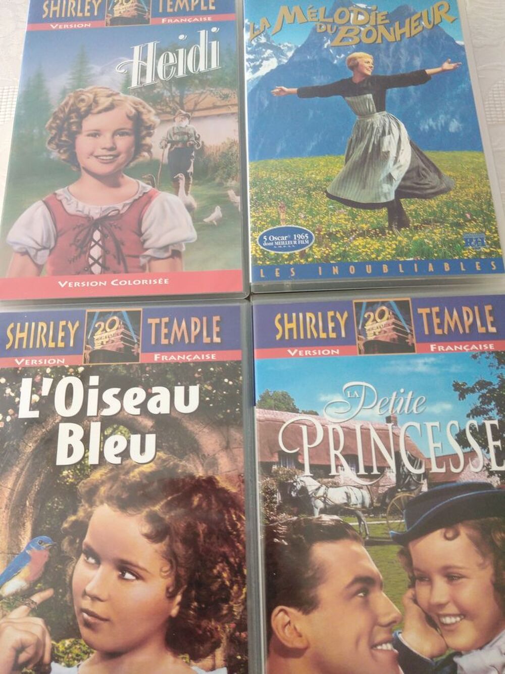 cassettes video CD et vinyles