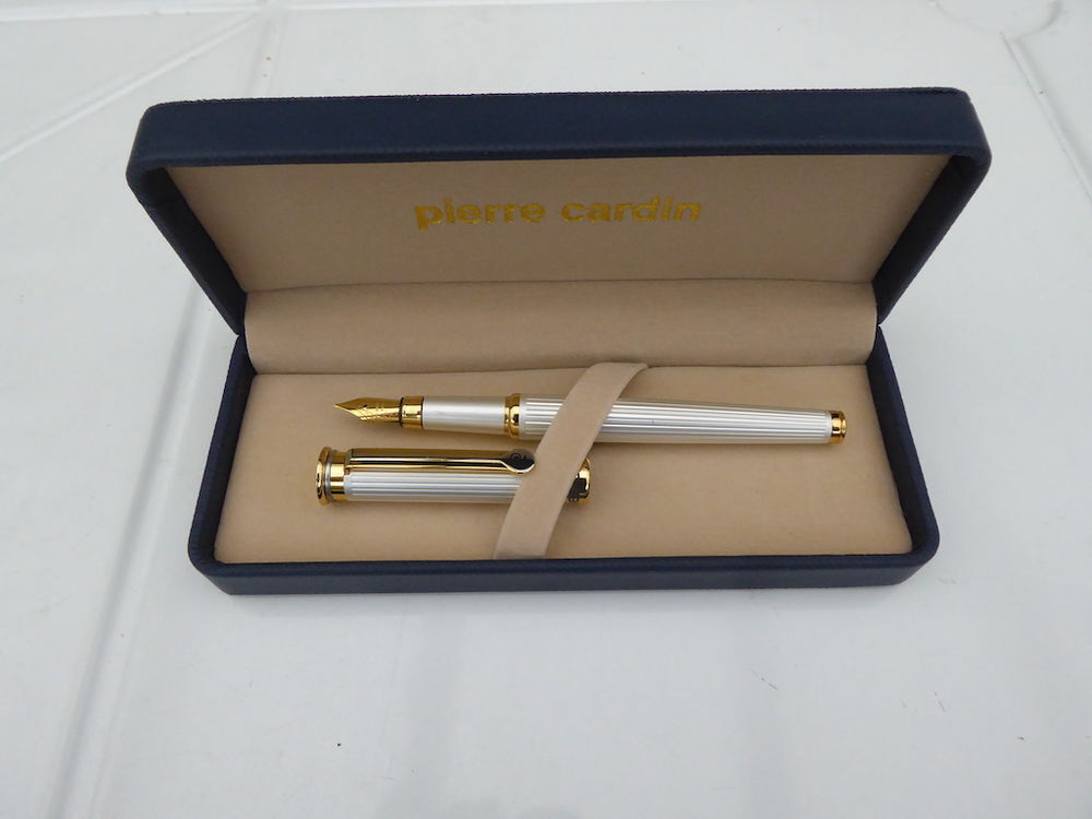 Stylo plume Pierre Cardin homme et femme Décoration