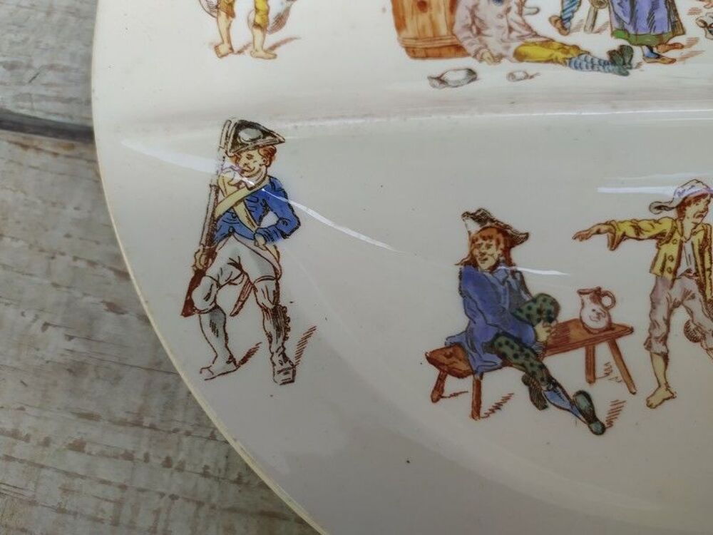 Assiette Fa&iuml;ence de Longwy Sc&egrave;ne Humoristique Taverne ca1880 Décoration