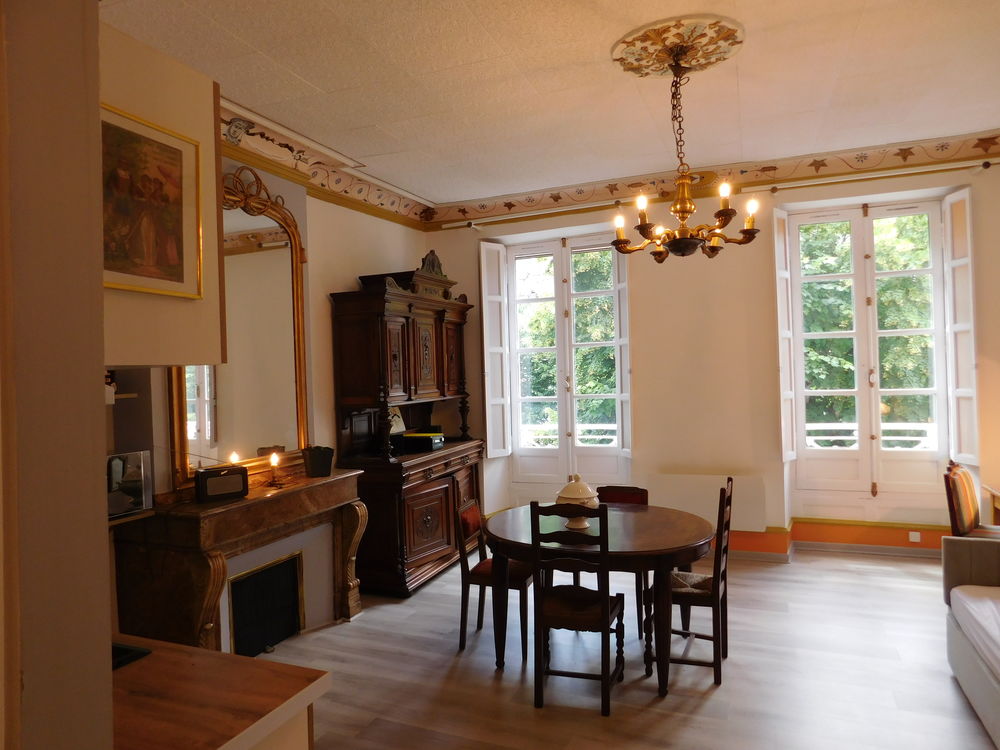Vente Appartement Appartement Luchon rénové et meublé Luchon 63 m² traversant Bagnères-de-luchon