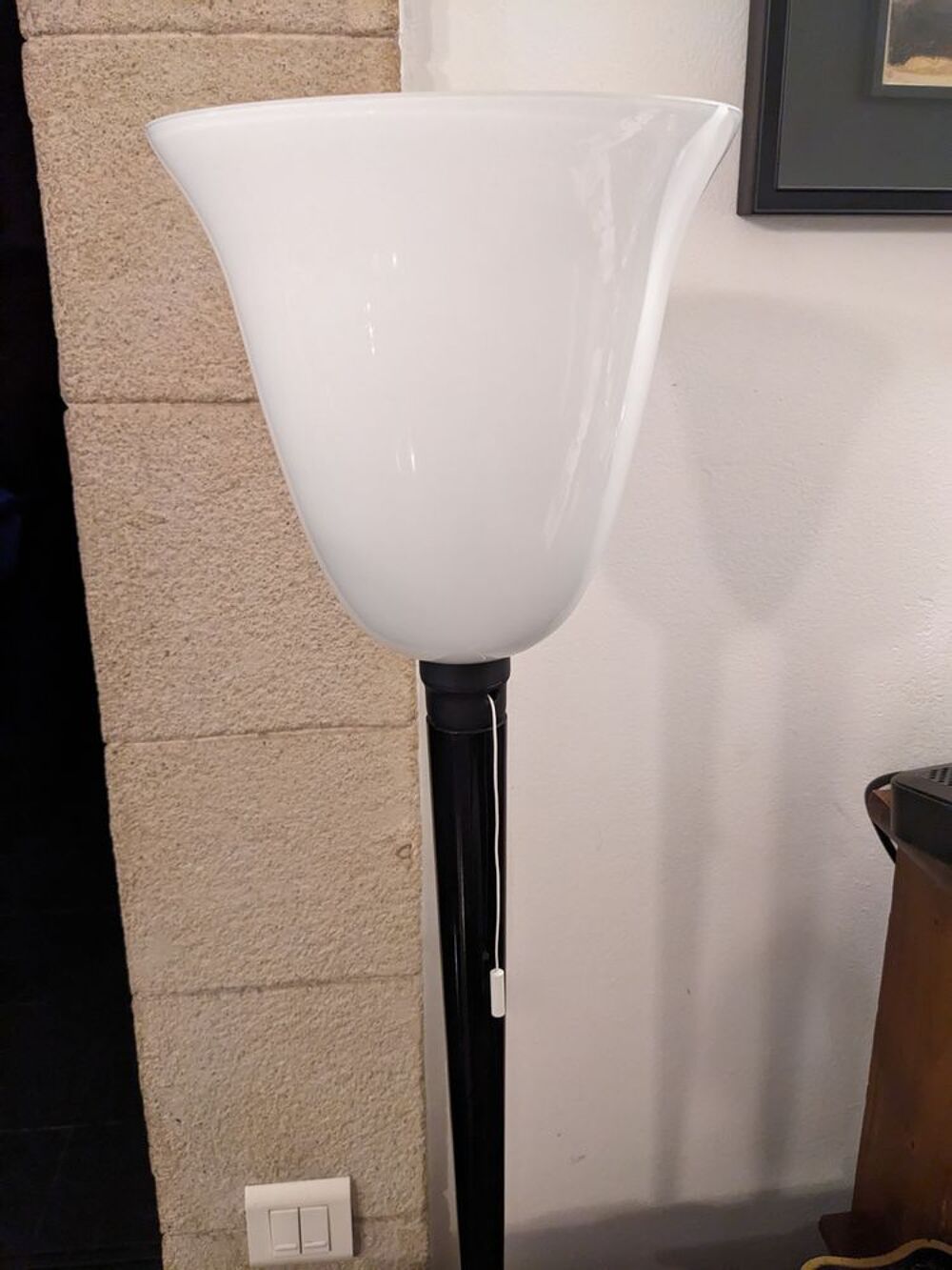 GRANDE LAMPE MAZDA LITA laqu&eacute;e noire avec opaline et douille Décoration