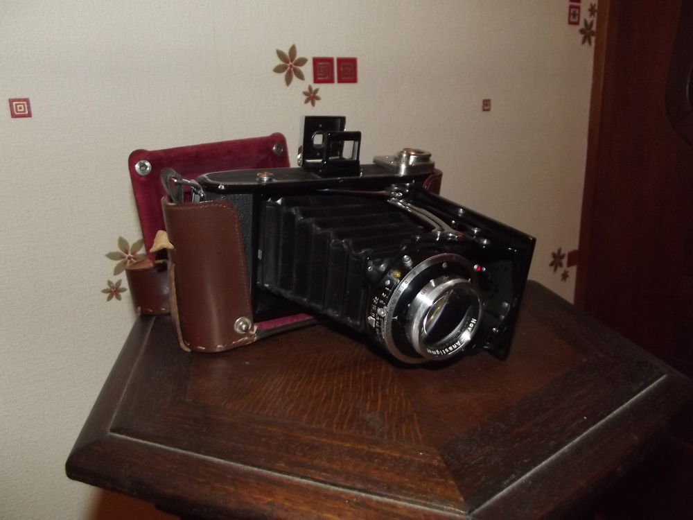 appareil photo &agrave; soufflet des ann&eacute;es 1900 Photos/Video/TV