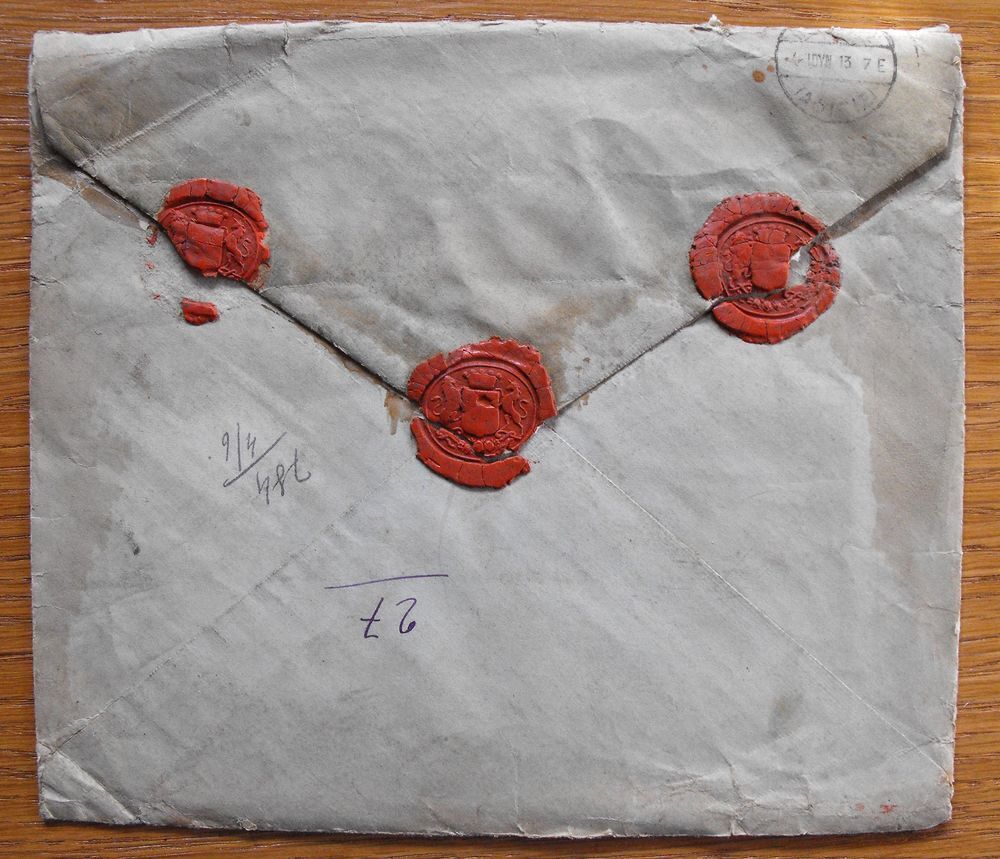 Enveloppe avec cachets de cire 