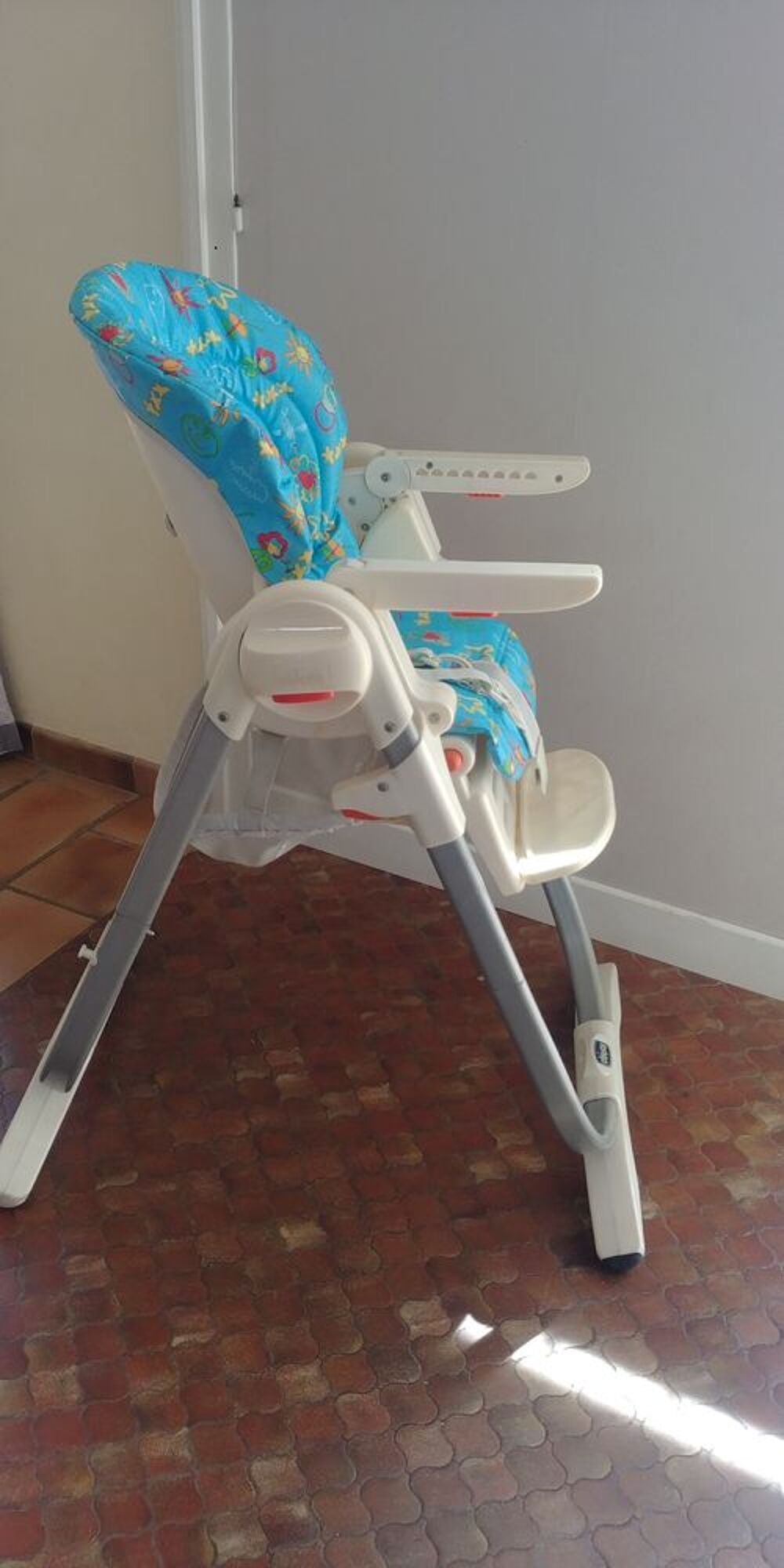 Chaise b&eacute;b&eacute; Puriculture