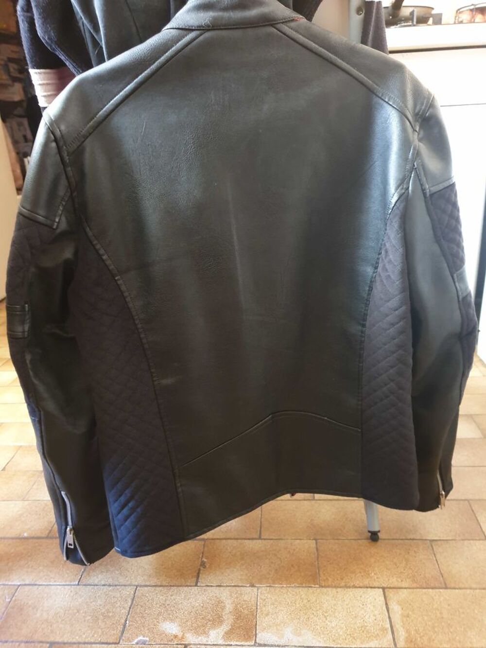 tr&egrave;s belle et original veste V�tements