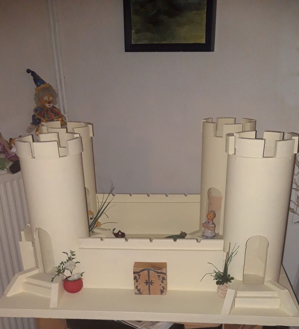 Ch&acirc;teaux bois ( produit artisanal ) Jeux / jouets
