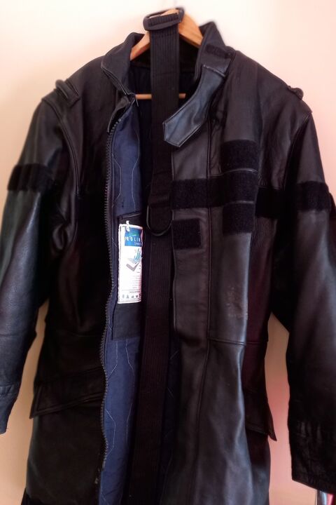 Veste cuir noire  de travail , sapeur pompier tr�s solide 70 Charolles (71)