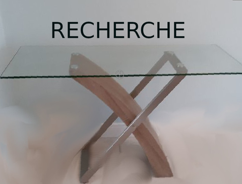 Recherche table plateau verre (petit modle, voir photo) 85 Saint-lix-le-Chteau (31)