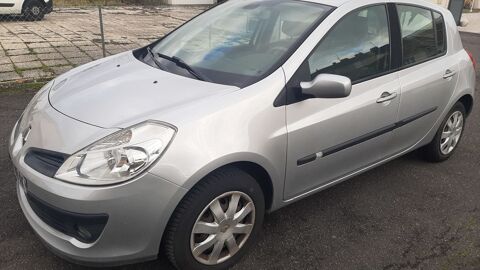 Renault Clio III Clio 1.4 16V 100 Privil&egrave;ge 2007 occasion Clermont-Ferrand 63100