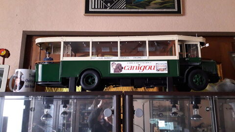 BUS RENAULT ann�e 30, en m�tal viss� � la main 1500 Benfeld (67)