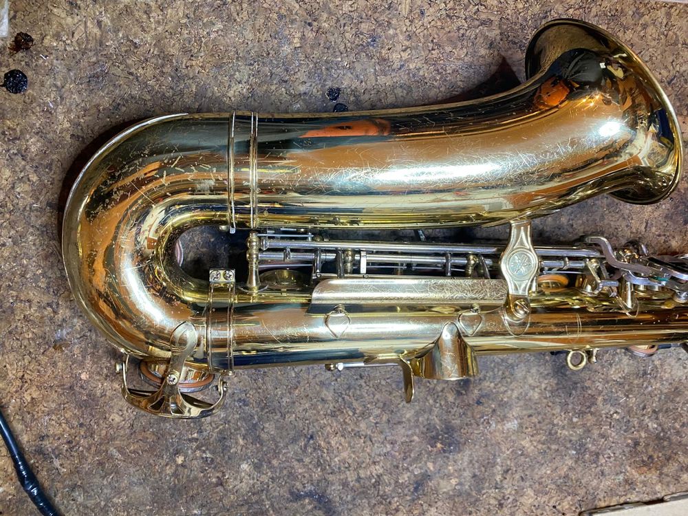 Saxopho Alto Yamaha 21, retamponn&eacute;, dor&eacute; cl&eacute;s argent&eacute;es Instruments de musique