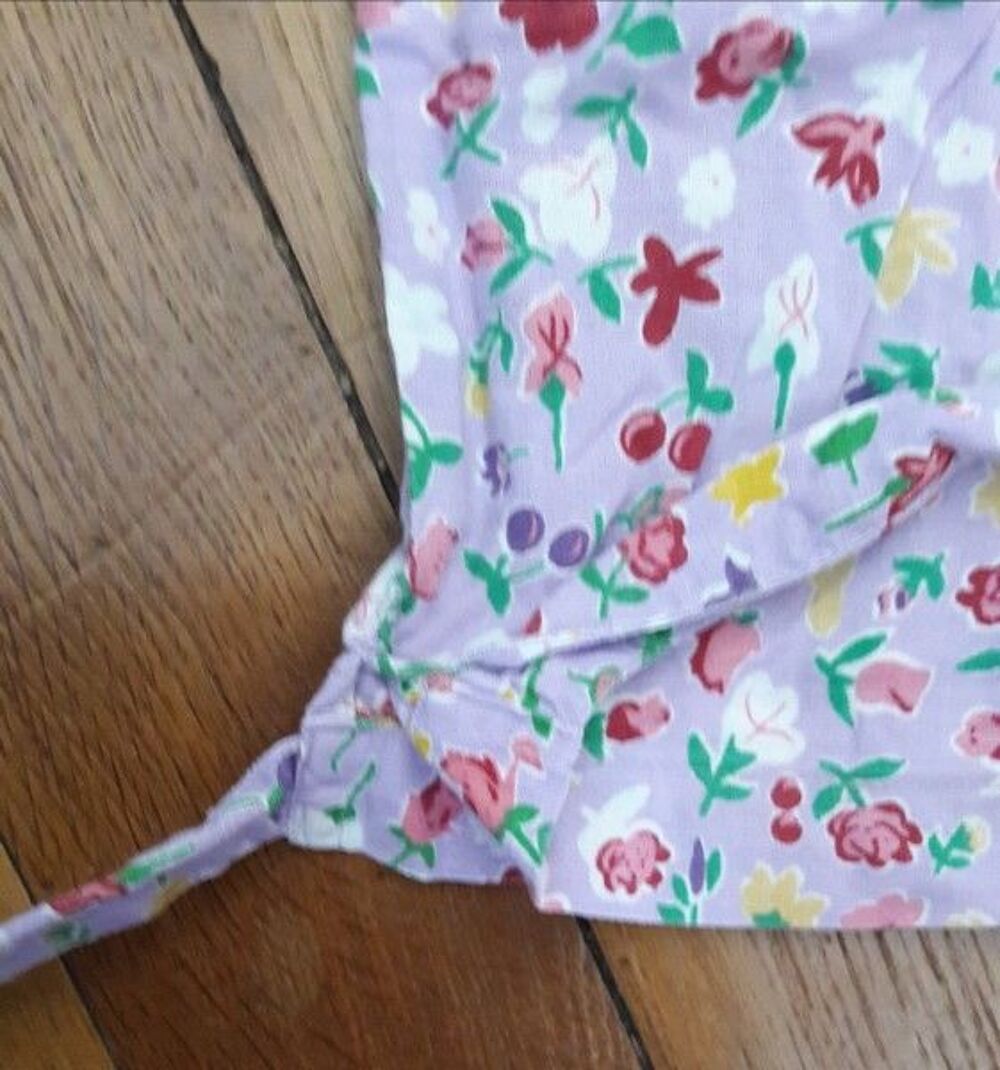 Short neuf lilas motifs fleurs, cerises T 4 ans Vêtements enfants