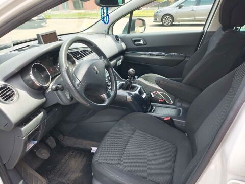 Peugeot 5008 2.0 HDi 150ch FAP BVM6 Allure 7pl 2011 occasion M&acirc;con 71000