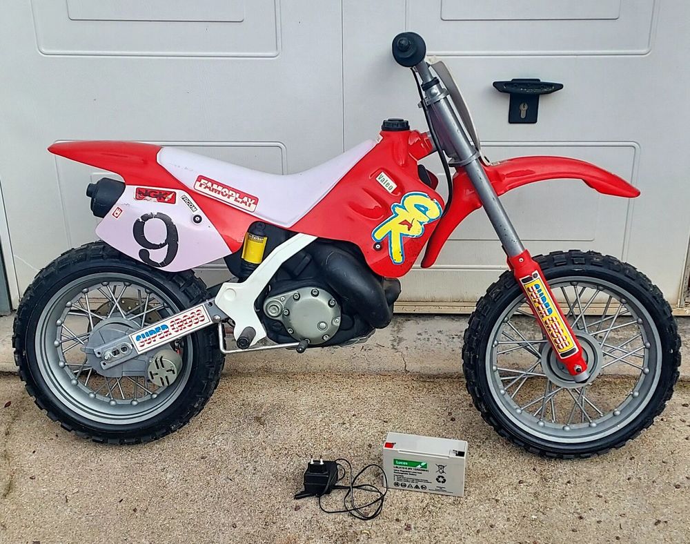 Moto elec enfant 7-10 ans (&agrave; r&eacute;viser) Jeux / jouets