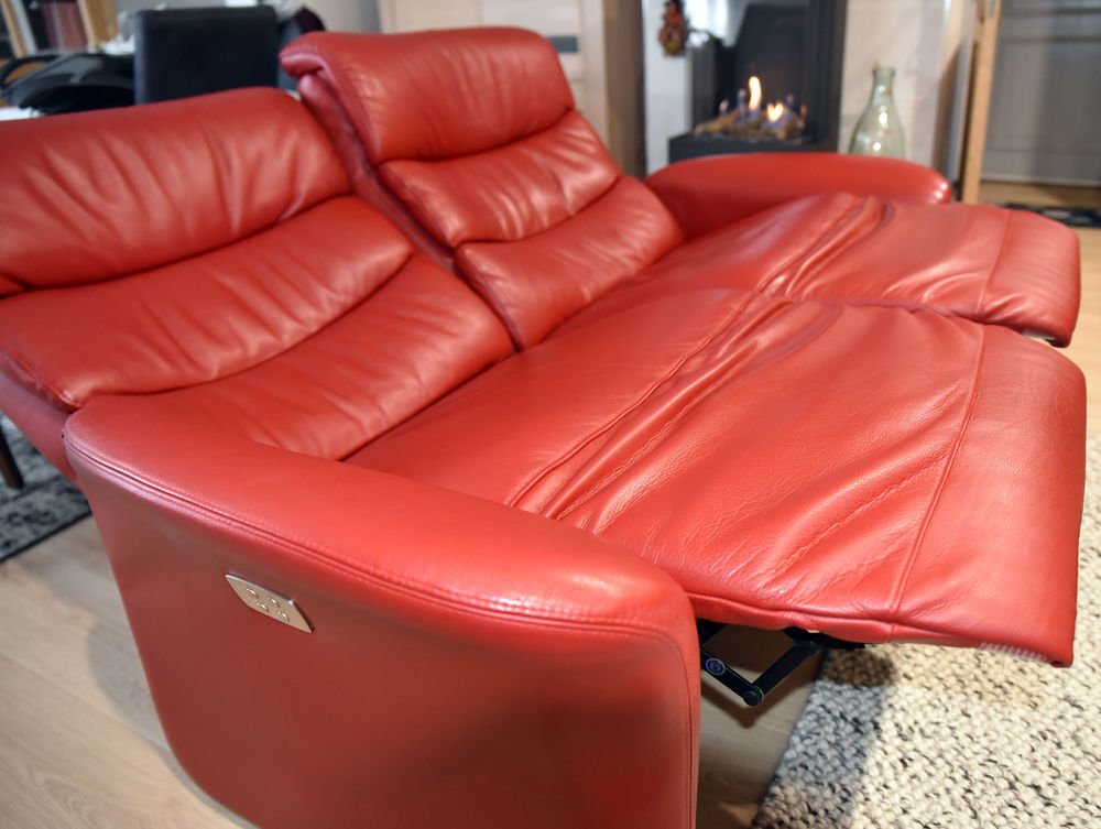 canap&eacute; cuir &eacute;lectrique 
Meubles