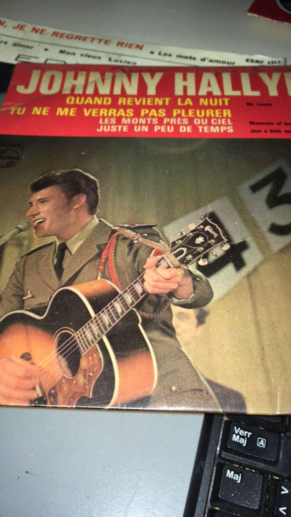 4 vynils de johnny a ses debuts 45 tours les4 &egrave;(e CD et vinyles