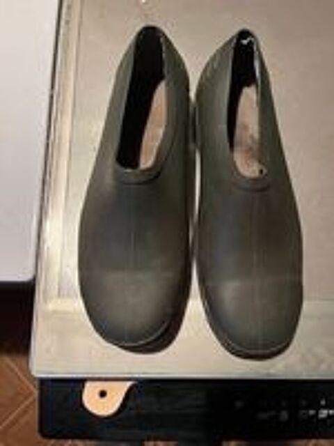   CHAUSSURES DE JARDIN 