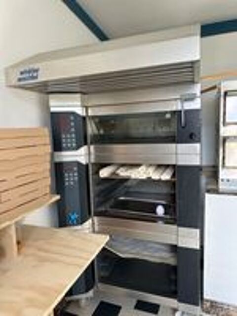   Four pâtisserie, viennoiserie, biscuit et pain 
