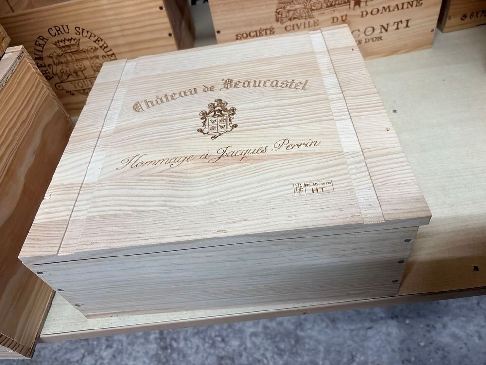 caisses de vin vide tout formats Décoration