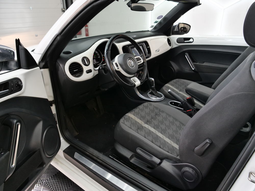 COCCINELLE II Coccinelle Cabriolet 1.2 TSI 105 BMT DSG7 Design 2018 occasion 69330 Pusignan