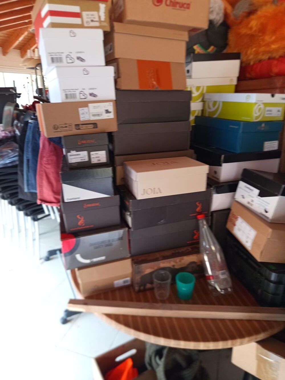 CHAUSSURES FEMME ET HOMME NEUVES Chaussures