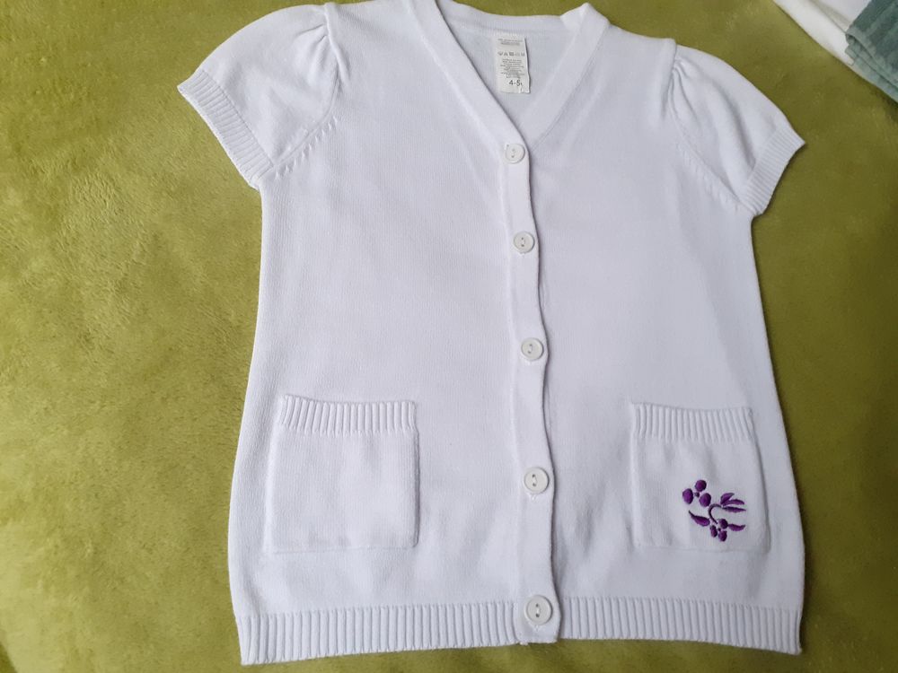 2 Vestes fille 4-5 ans, 
Etat neuf
Vêtements enfants